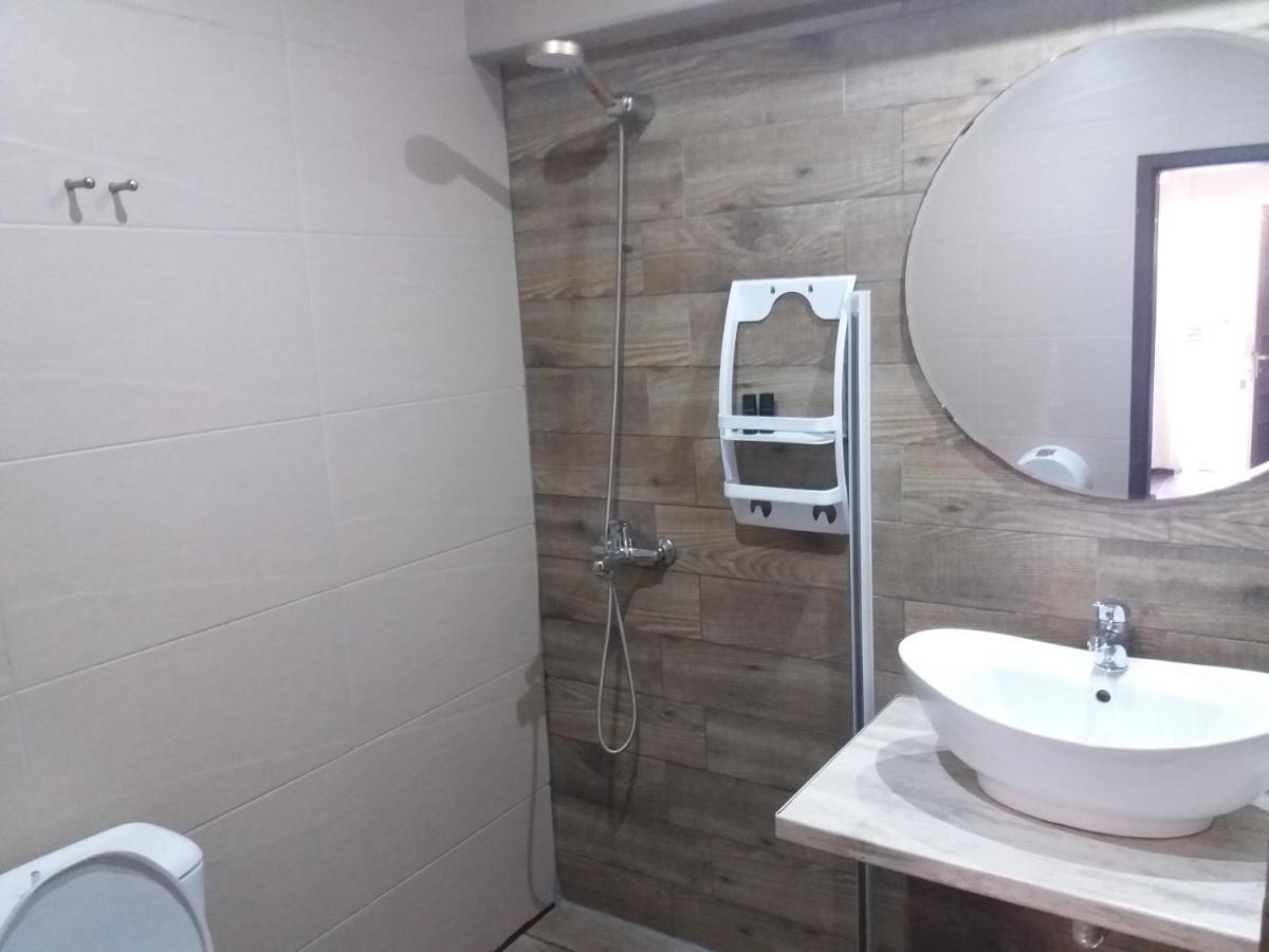 Hotel Alexandros II Торони Екстериор снимка