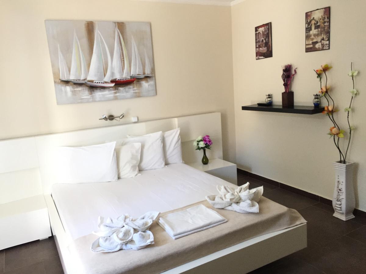 Hotel Alexandros II Торони Екстериор снимка