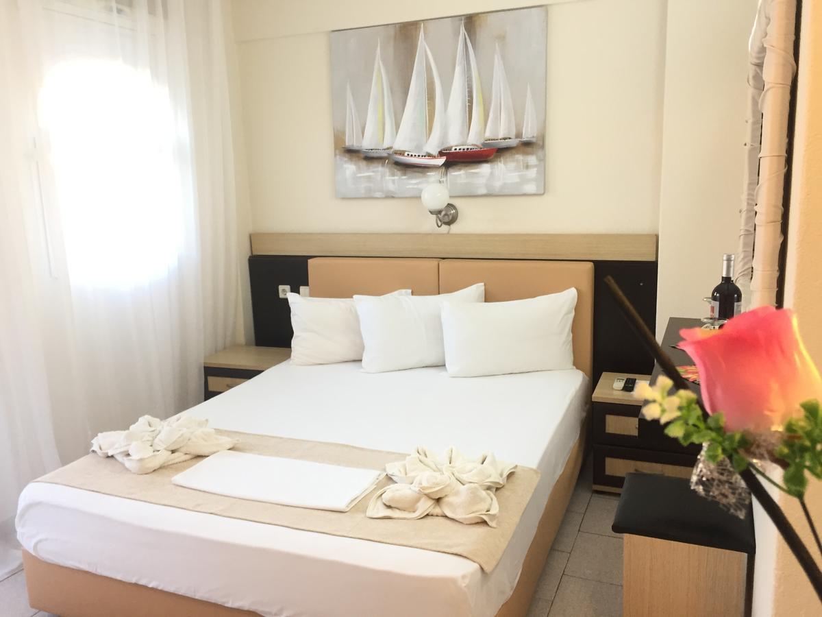 Hotel Alexandros II Торони Екстериор снимка