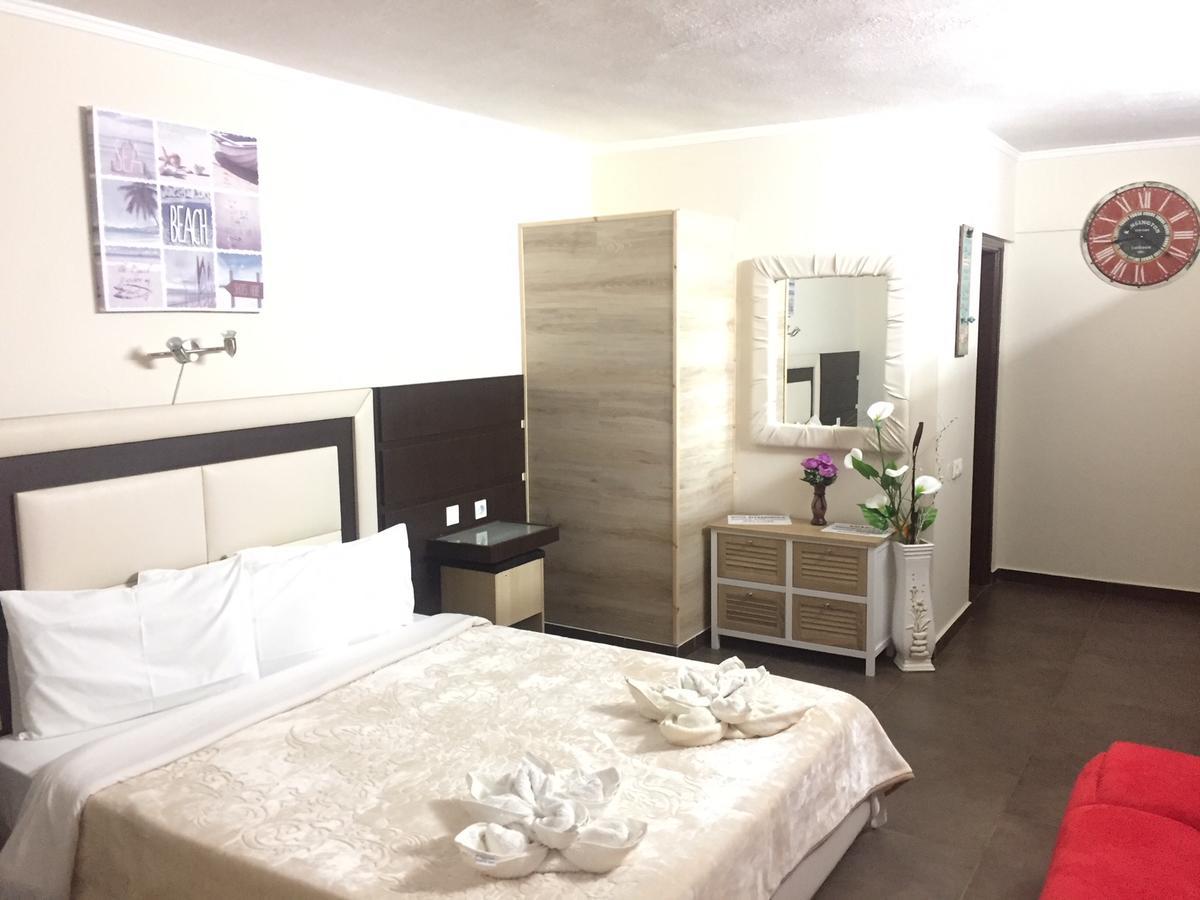 Hotel Alexandros II Торони Екстериор снимка