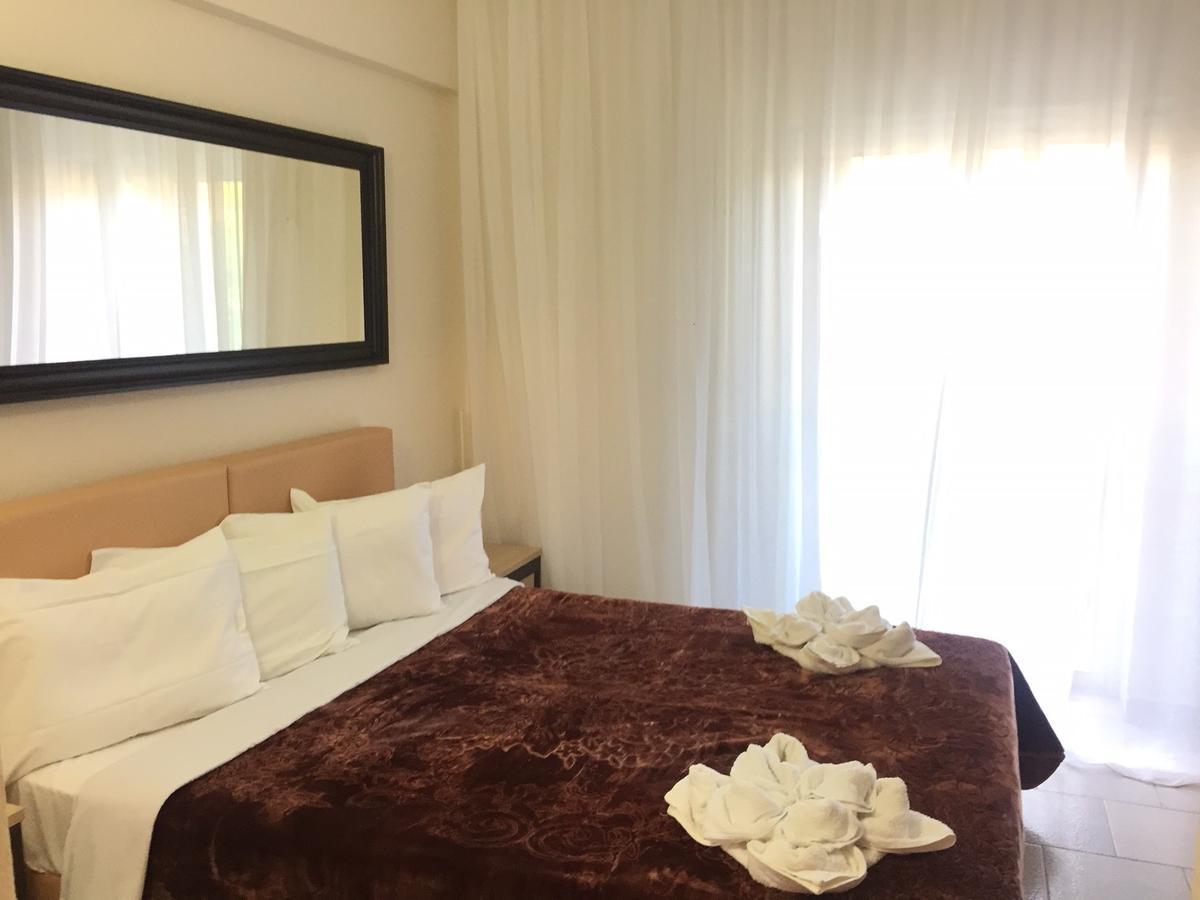 Hotel Alexandros II Торони Екстериор снимка
